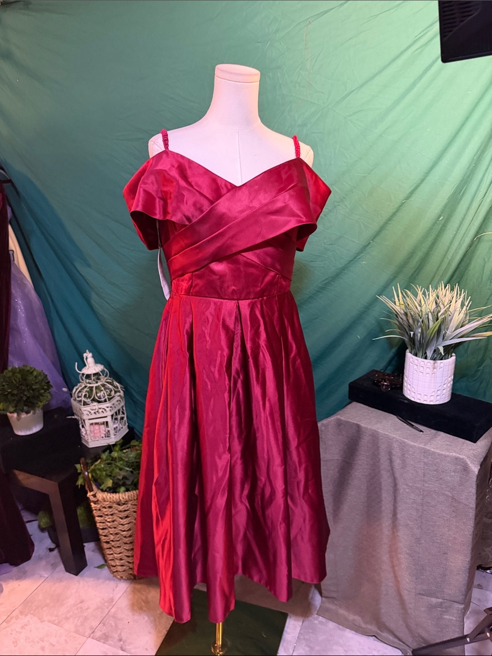 Elegant Off-Shoulder burgundy, red  Satin Midi Dress